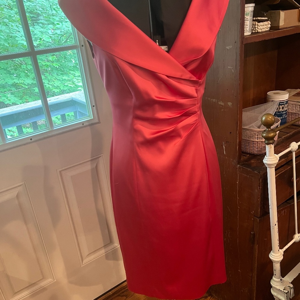 Gorgeous Kay Unger Dress sz 6 worn once perfect condition Coral